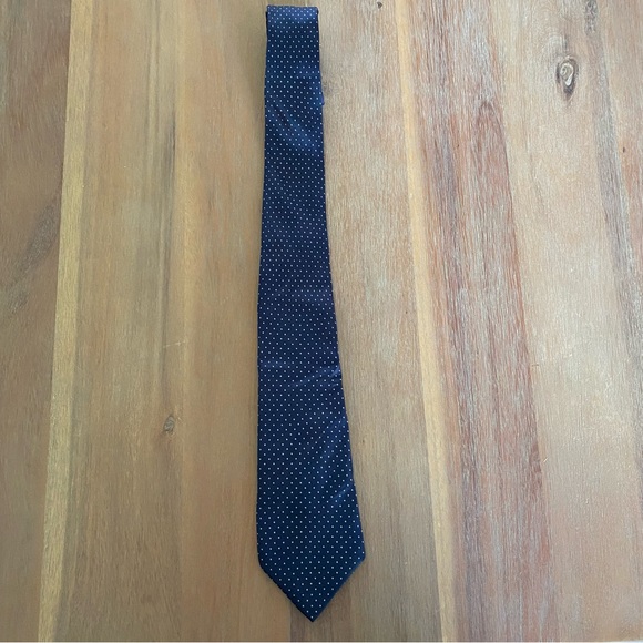 Men's Navy and White Silk Polka Dot Tie - Picture 4 of 5